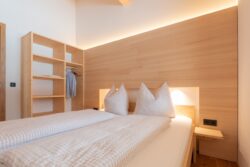 Doppelzimmer des Appartement BergZeit in Schoppernau mit feinster Qualitätsbettwäsche von Schraml