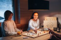 eine große Spielesammlung findet ihr in unserer selbstgemachten Spielkiste